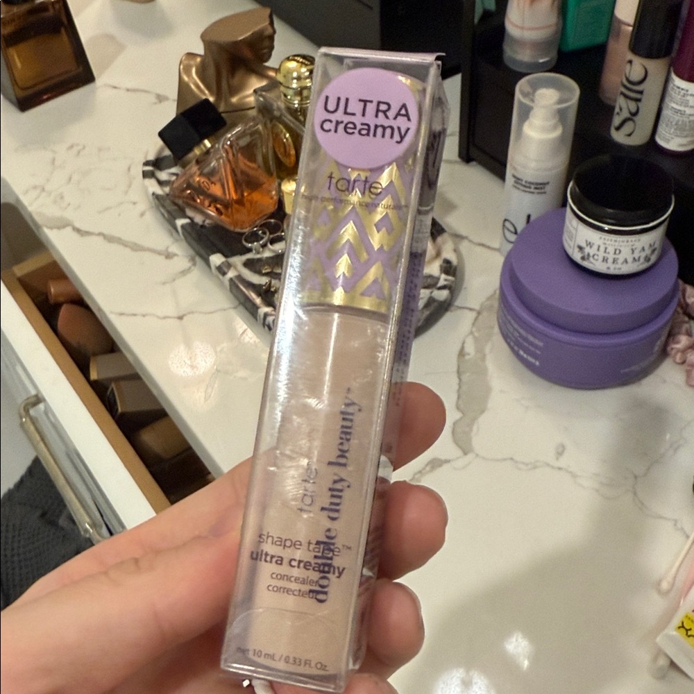 tarte shape tapeUltra Creamy Concealer - 20B light